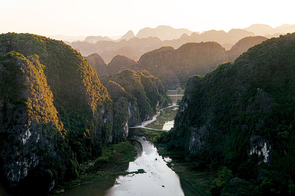 It&rsquo;s best to visit Mua Caves in the early morning for a breathtaking sunrise view